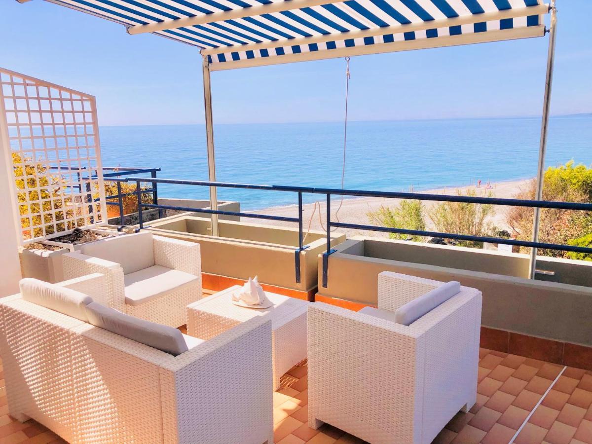 The Dream - Seafront Loft Lägenhet Giardini Naxos Exteriör bild